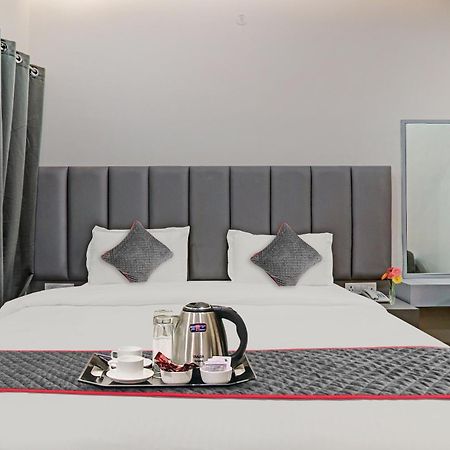 Super Townhouse Hotel Impact Chinhat 외부 사진