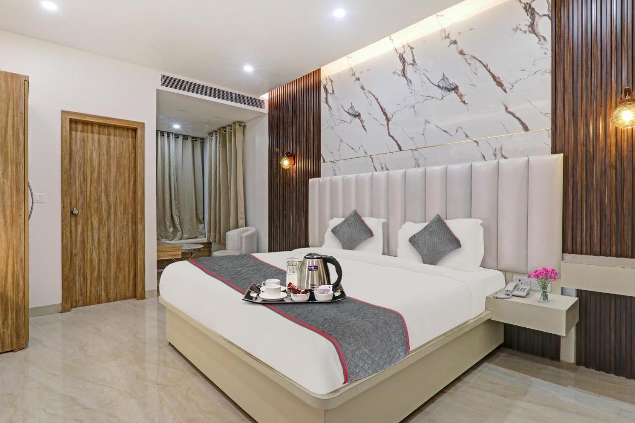 Super Townhouse Hotel Impact Chinhat 외부 사진